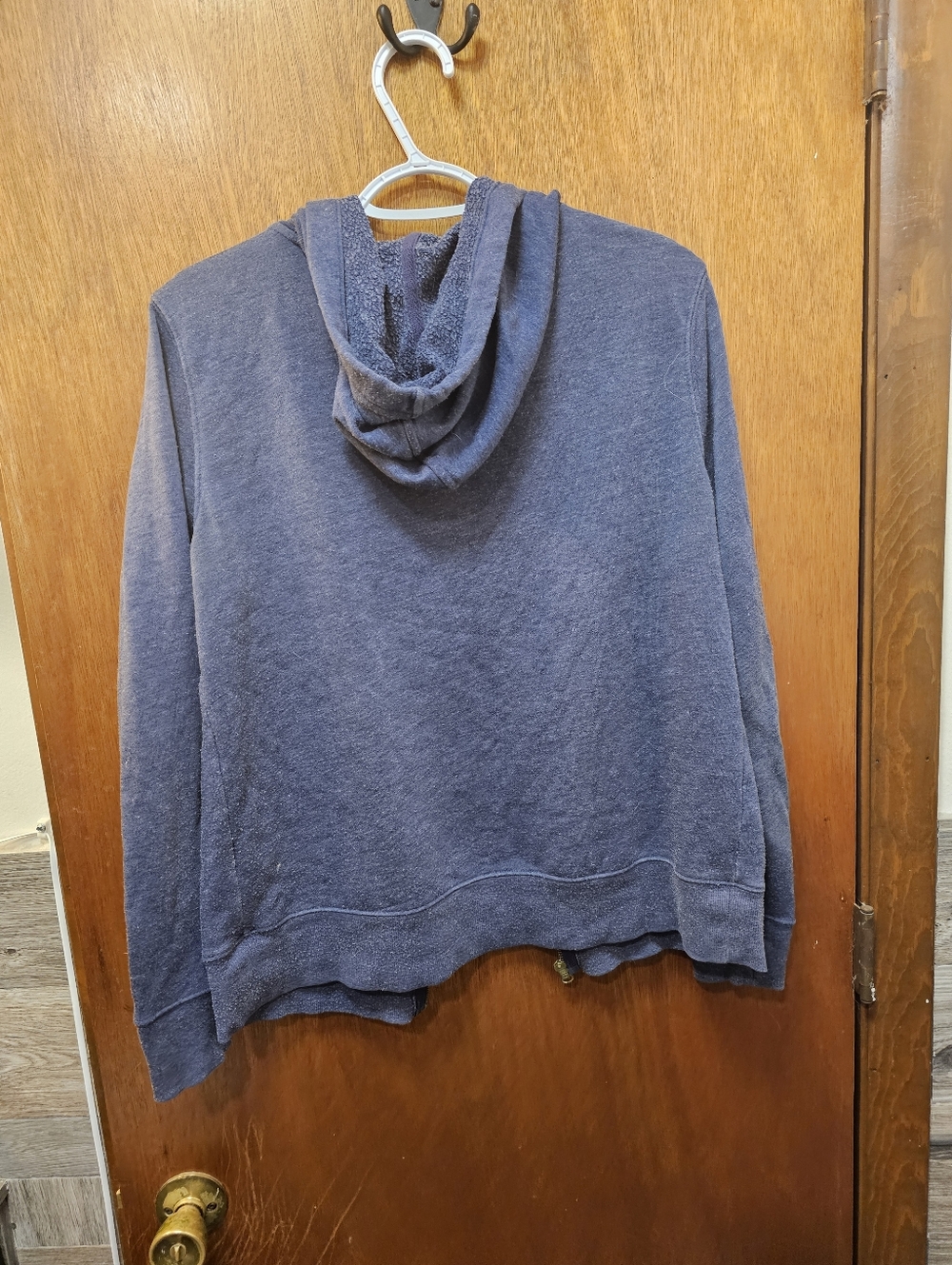 Womens Old Navy Hoddie - Picture 2 of 3